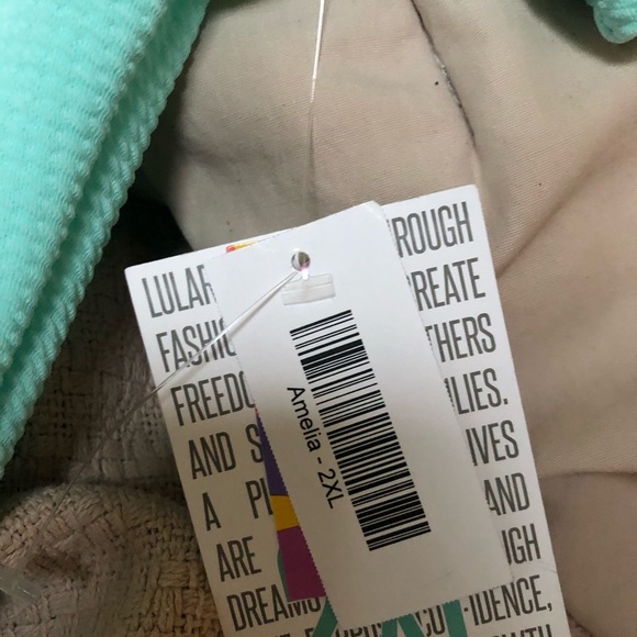 Lularoe Amelia - Picture 3 of 3